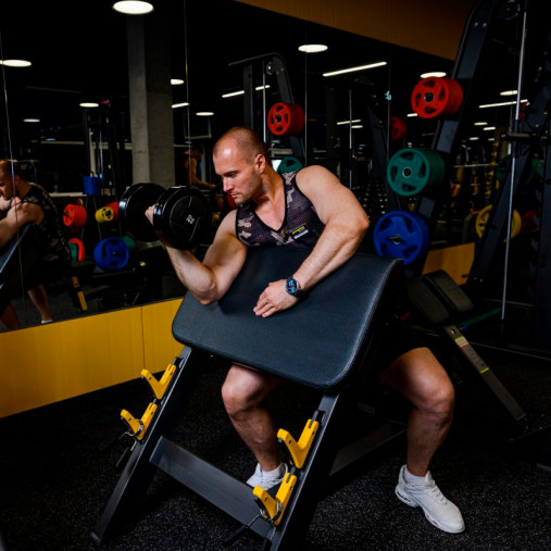 Скамья для бицепса с сиденьем. Скамья Скотта DHZ (Seated Preacher Curl) A-3044