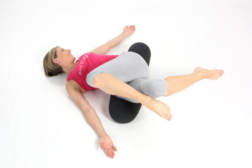 Массажный ролик TOGU Multiroll mein Yoga 80 см, черный Массажный ролик TOGU Multiroll mein Yoga 80 см, черный